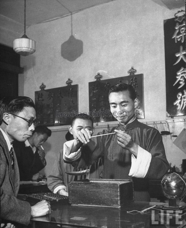 图片[2]-1946 Old photos of Shanghai, dealers in traditional Chinese medicine shops in the Republic of China-China Archive