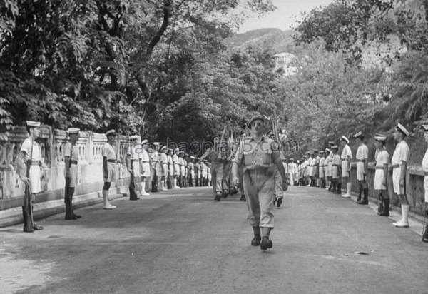 图片[4]-Live shot of the surrender of Japanese troops to British troops in Hong Kong in October 1945-China Archive