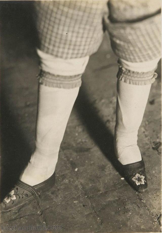 图片[8]-Old photo: the true appearance of the three inch golden lotus of old Chinese women-China Archive