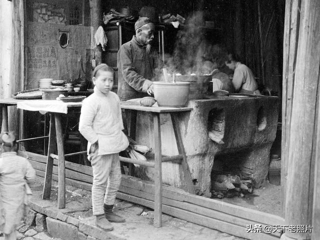 图片[6]-Old photos of street scenes in Hangzhou in 1917: leisurely life and developed handicraft industry-China Archive