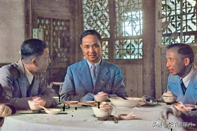 1943年成都老照片  抗战大后方的成都生活悠闲