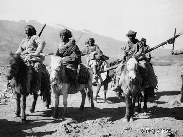 图片[1]-An old photograph of Kangding in Kangba Tibetan region in 1930, taken by Arnold Heim-China Archive