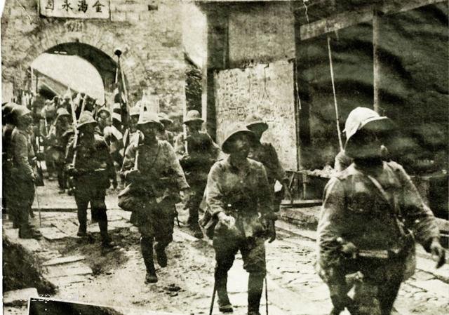图片[3]-Photos of Japanese troops entering Huoshan City during the Battle of Wuhan in August 1938-China Archive