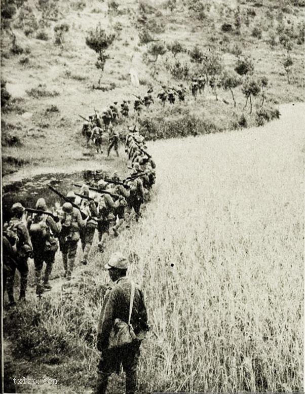 图片[4]-Photos of Japanese troops entering Huoshan City during the Battle of Wuhan in August 1938-China Archive
